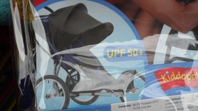 Ray Shade for baby stroller attaches on top of current  stroller cover . in Stuttgart, GE